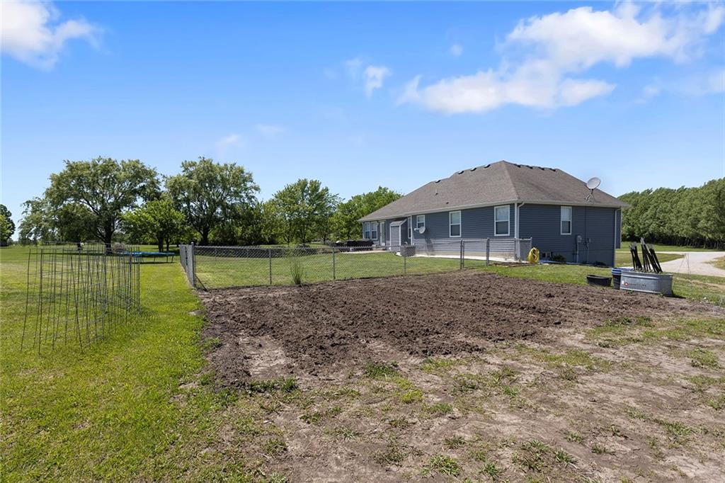 439 Northwest 1711th Road Kingsville, MO 64061 - Photo 37 of 46