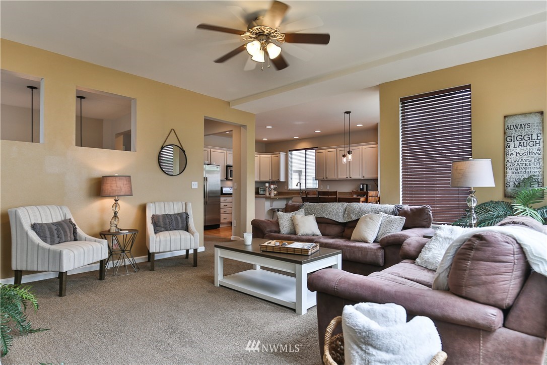 307 Shadow Place Southeast Renton, WA 98059 - Photo 8 of 29 Gallery Image 8