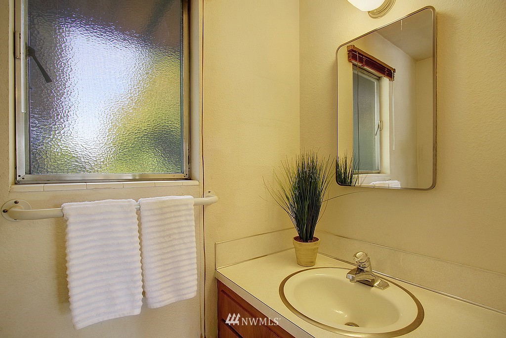 6611 Morgan Road Everett, WA 98203 - Photo 14 of 16