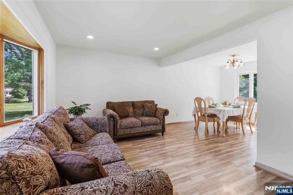 37 Rolling Ridge Road West Milford, NJ 07480 - Photo 12 of 50 Gallery Image 12