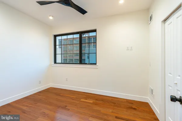 $3,950 | 412 Sepviva Street, Philadelphia, PA 19125