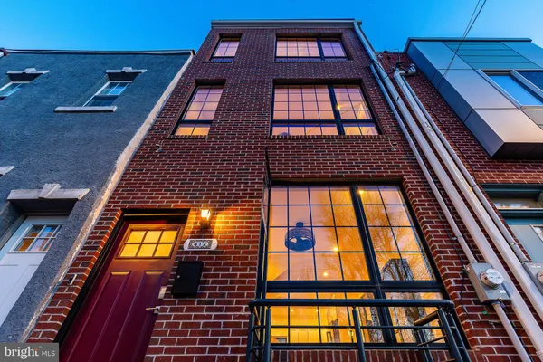 $3,950 | 412 Sepviva Street, Philadelphia, PA 19125