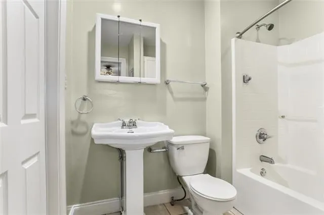 $875 | 235 Central Avenue, Unit 11, Jefferson, LA 70121