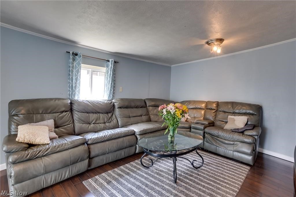 30312 Vineyard Road Willowick, OH 44095 - Photo 2 of 25