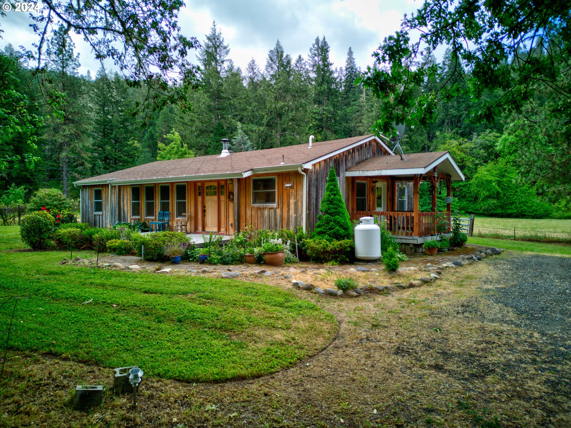 7283 South Myrtle Road Myrtle Creek, OR 97457 - Photo 1 of 48 Gallery Image 1