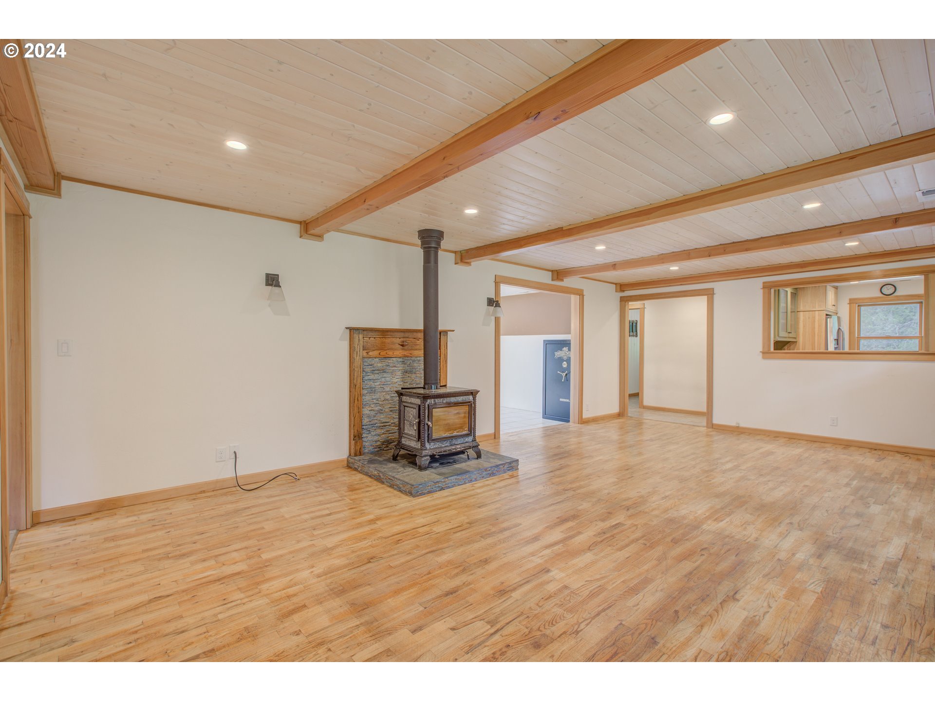 7283 South Myrtle Road Myrtle Creek, OR 97457 - Photo 10 of 48 Gallery Image 10