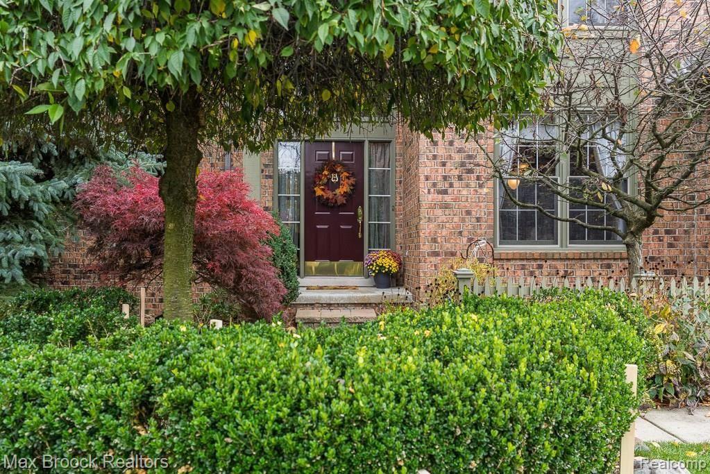 819 Rambling Drive Rochester Hills, MI 48307 - Photo 4 of 32