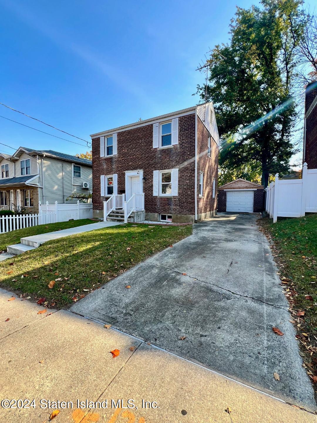 190 Vanderbilt Avenue Staten Island, NY 10304 - Photo 1 of 43 front
