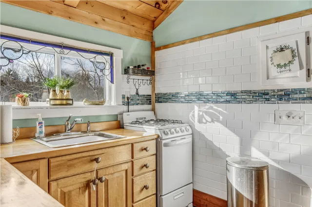 $749,000 | 110 Middle Road, New Portland, ME 04961