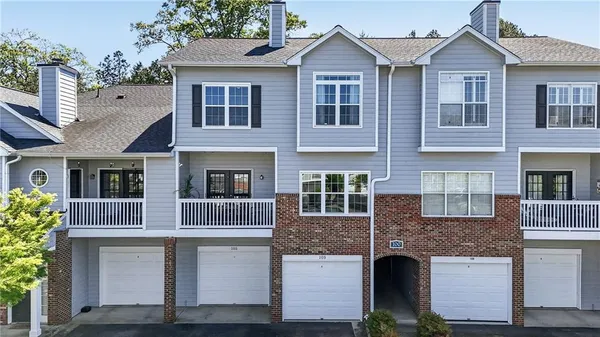 $350,000 | 105 Vinings Forest Circle Southeast, Smyrna, GA 30080