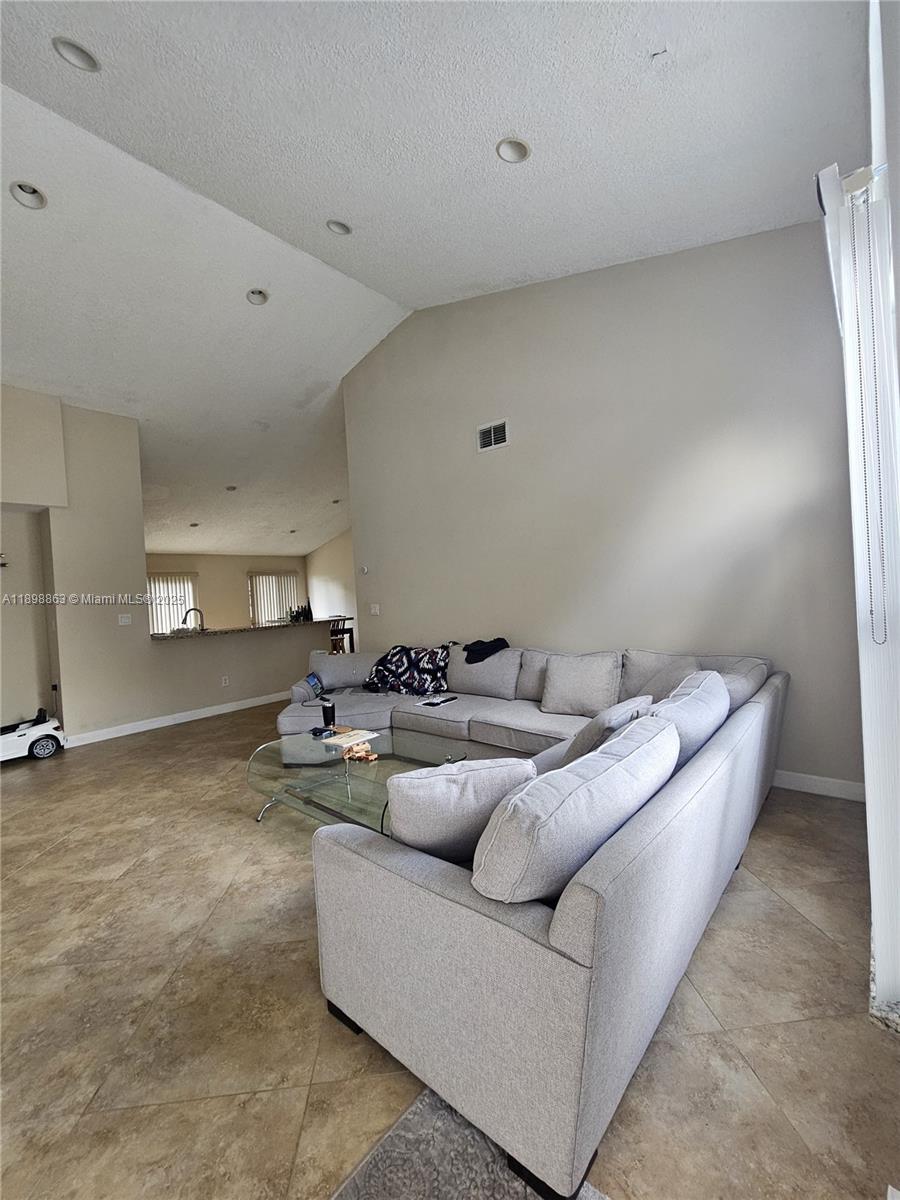 8660 Southwest 14th Street Pembroke Pines, FL 33025 - Photo 23 of 26