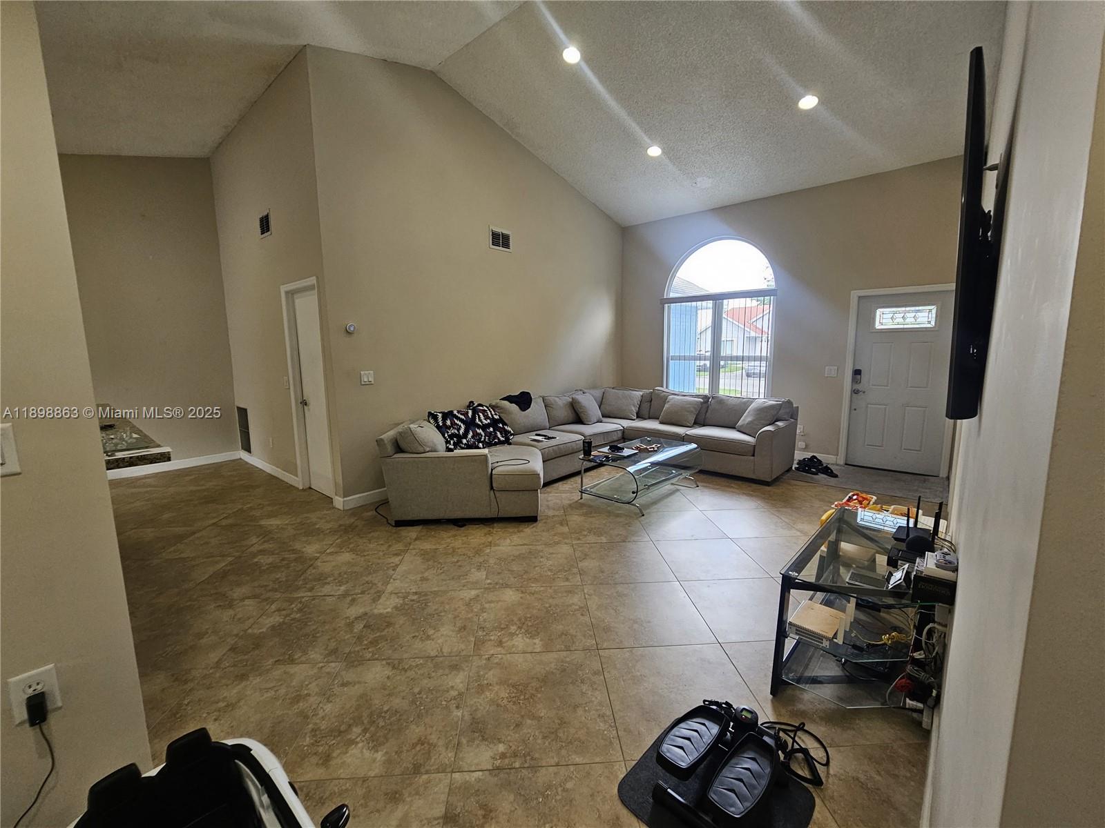 8660 Southwest 14th Street Pembroke Pines, FL 33025 - Photo 25 of 26