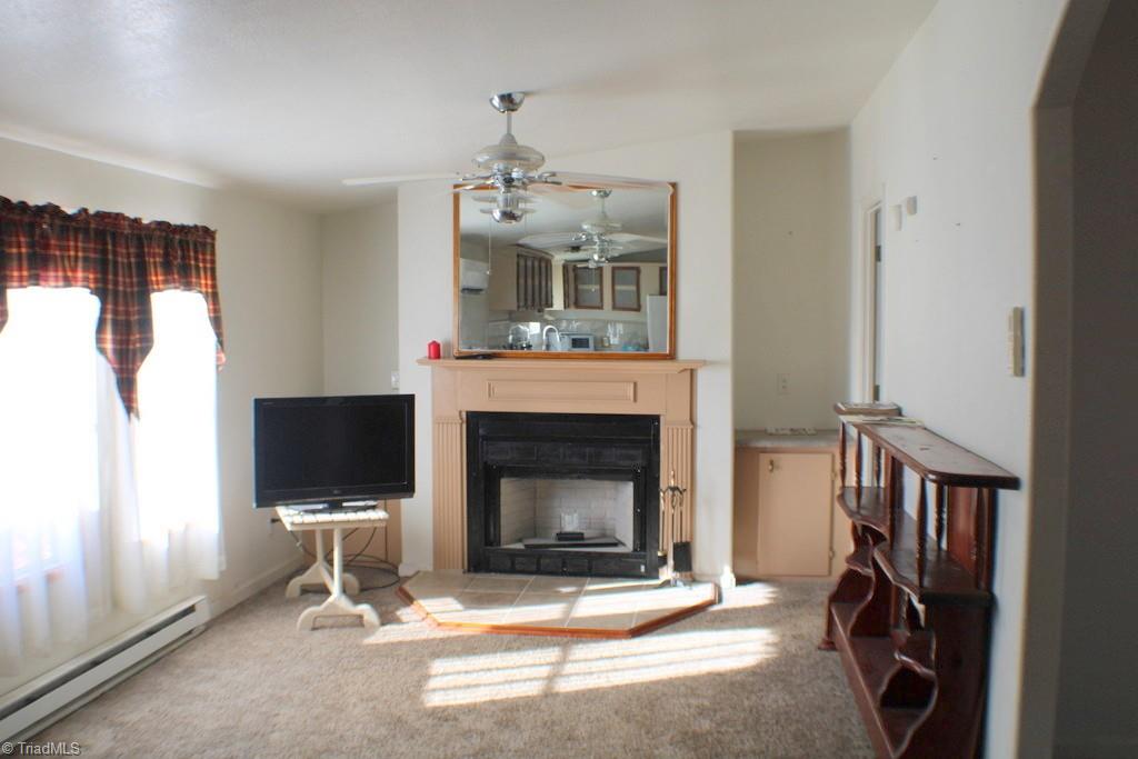 313 Webster Road Mount Airy, NC 27030 - Photo 4 of 29