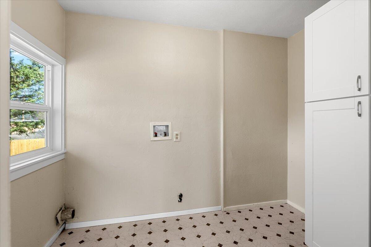 185 Peach Street Merlin, OR 97532 - Photo 14 of 21 Gallery Image 14