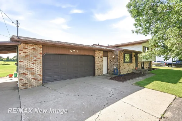 $279,900 | 577 South Lincoln Road, Bay City, MI 48708
