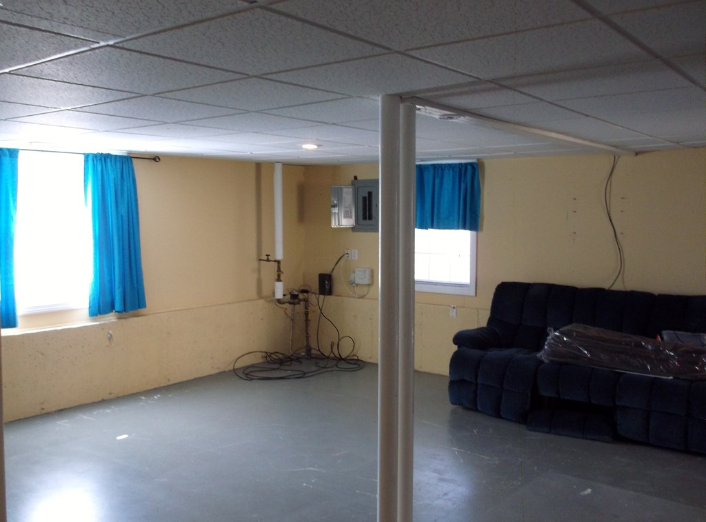 4 Danielian Way Methuen, MA 01844 - Photo 6 of 8