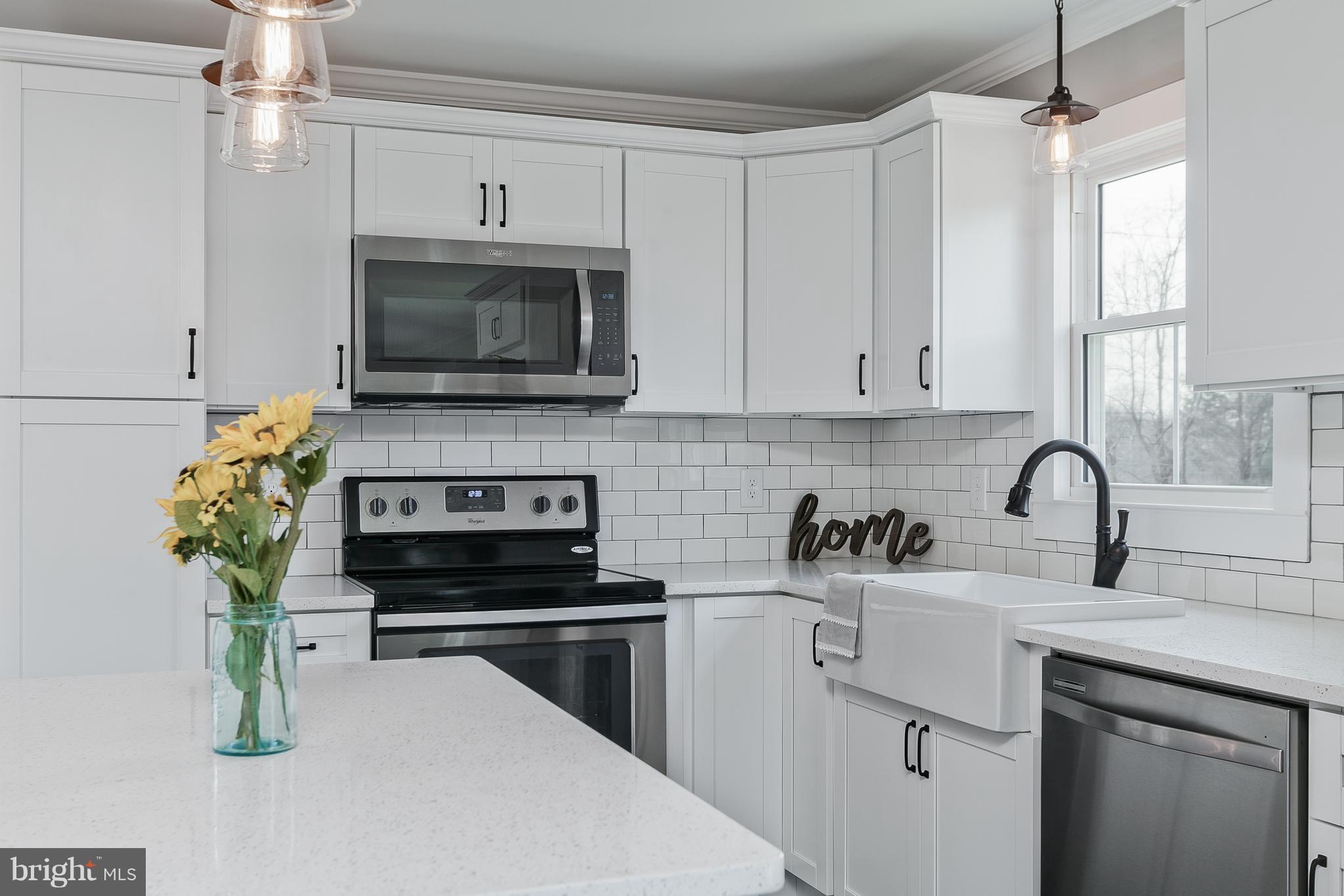 7608 Dance Hall Road Frederick, MD 21701 - Photo 4 of 30 Quartz Counter tops, SS Appliances