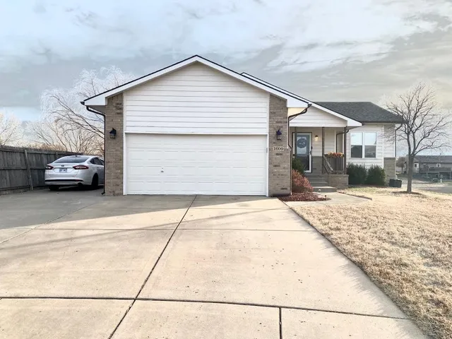 $269,500 | 1600 East Winterset Circle, Goddard, KS 67052