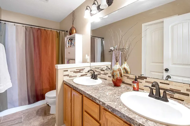 $269,500 | 1600 East Winterset Circle, Goddard, KS 67052