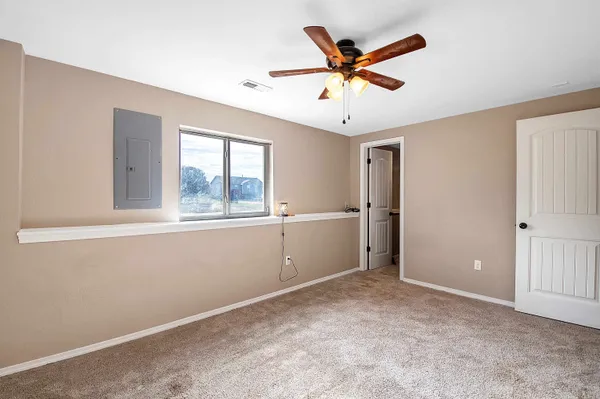 $269,500 | 1600 East Winterset Circle, Goddard, KS 67052