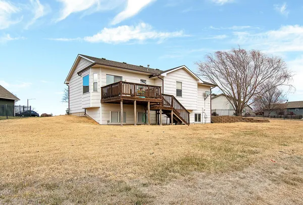 $269,500 | 1600 East Winterset Circle, Goddard, KS 67052