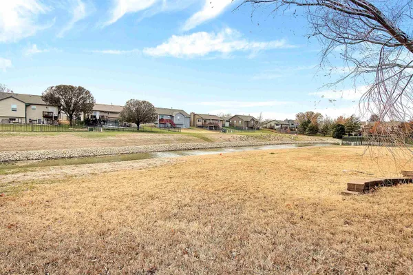 $269,500 | 1600 East Winterset Circle, Goddard, KS 67052
