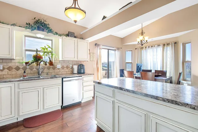 $269,500 | 1600 East Winterset Circle, Goddard, KS 67052