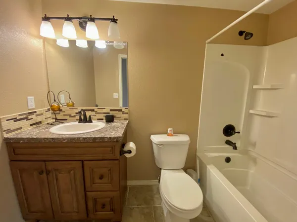 $269,500 | 1600 East Winterset Circle, Goddard, KS 67052