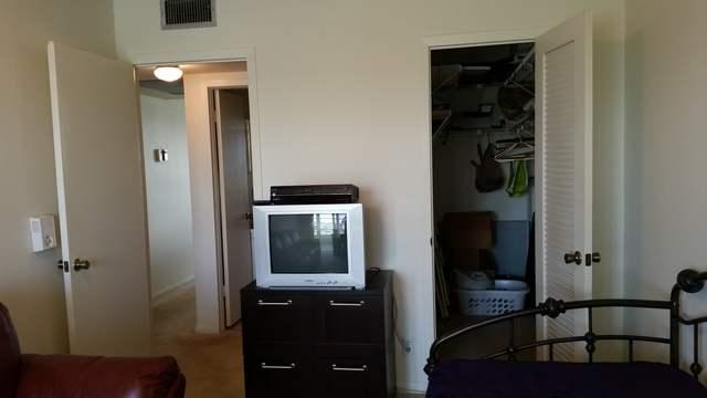 4021 Exeter Boca Raton, FL 33434 - Photo 13 of 18 Walk-in closet