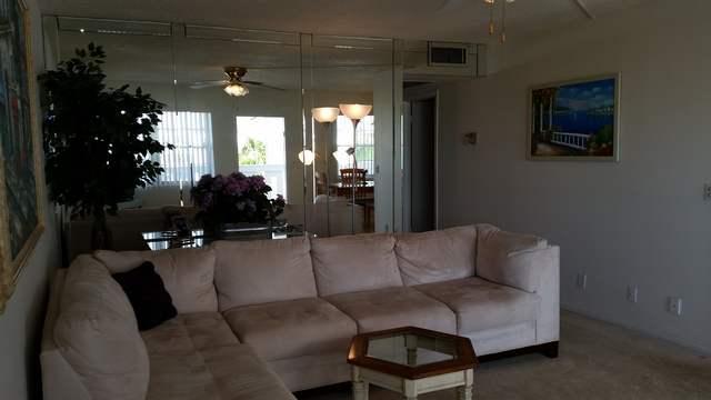 4021 Exeter Boca Raton, FL 33434 - Photo 3 of 18 Living Rm