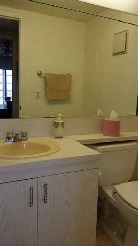 4021 Exeter Boca Raton, FL 33434 - Photo 8 of 18 Guest bath