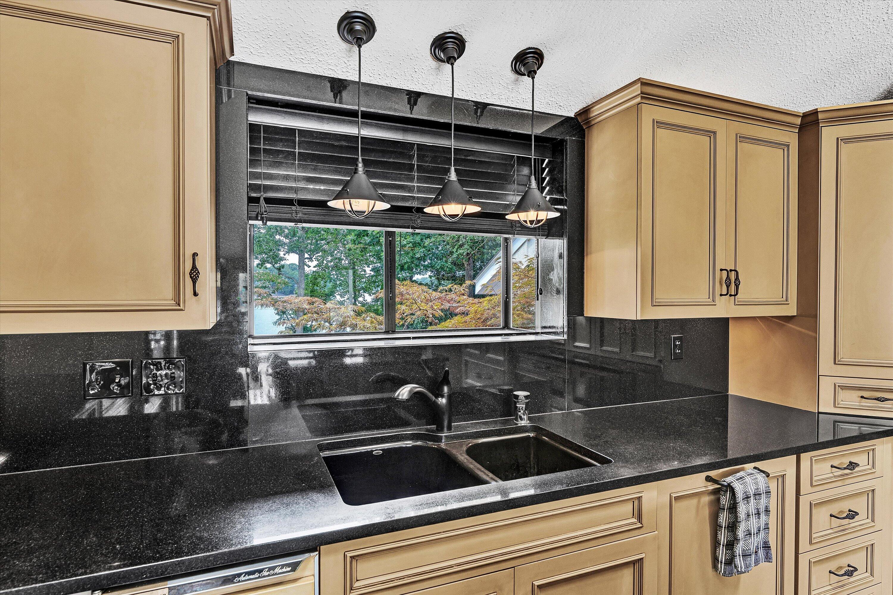 2455 Merriman Way Road Moneta, VA 24121 - Photo 20 of 83 18-DSC00415