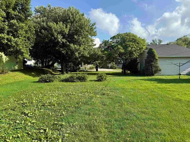 $84,900 | 614 West Dixie Street, Bloomington, IN 47403