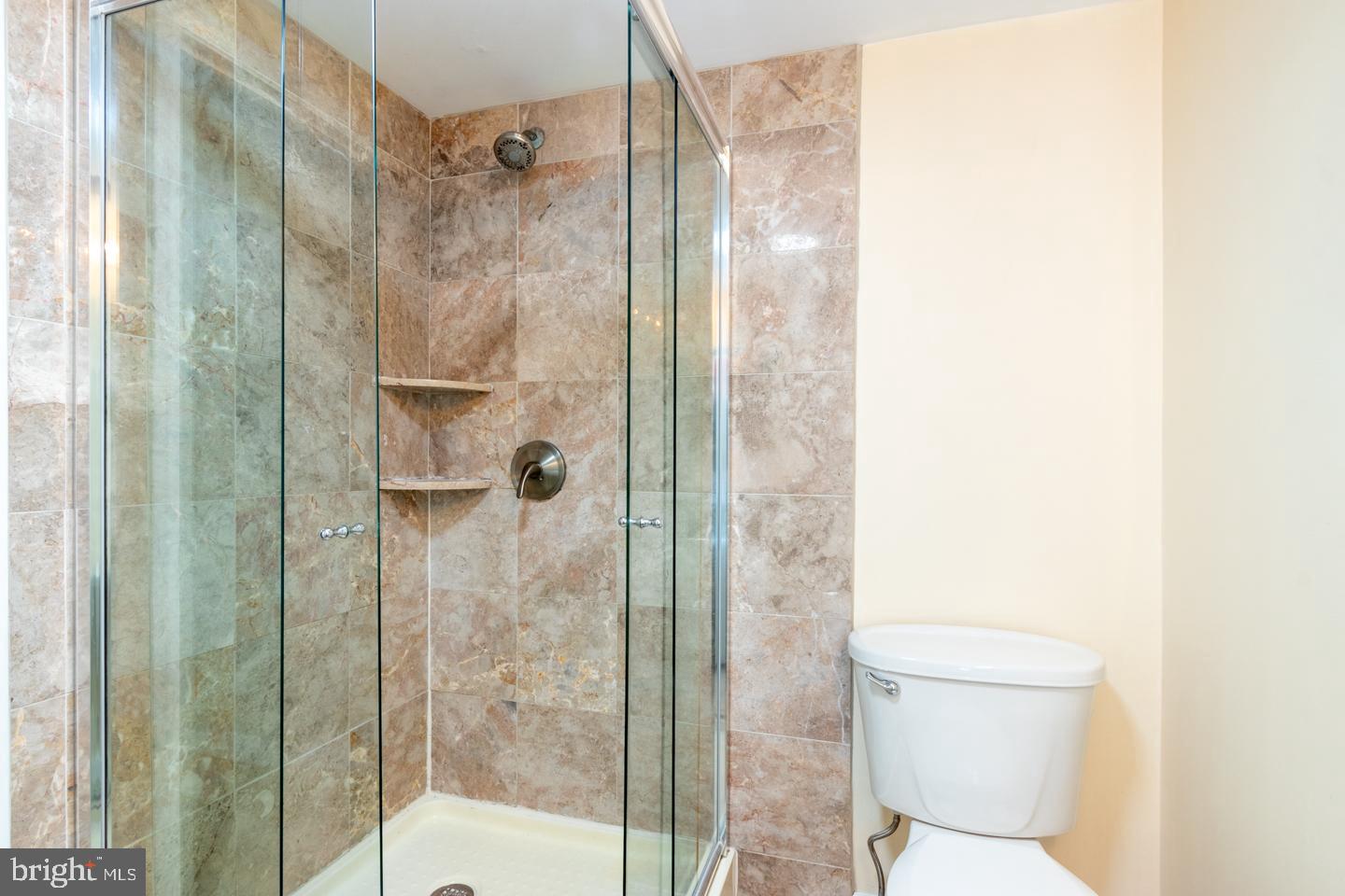 2140 Christian Street Philadelphia, PA 19146 - Photo 8 of 38