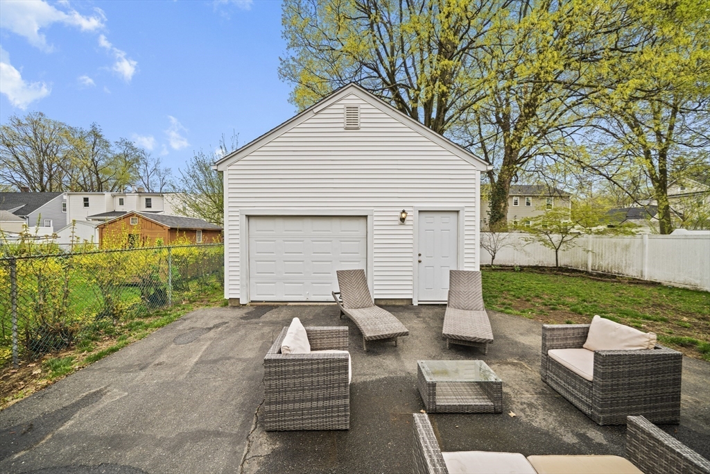 75 Garland Street Springfield, MA 01118 - Photo 21 of 40