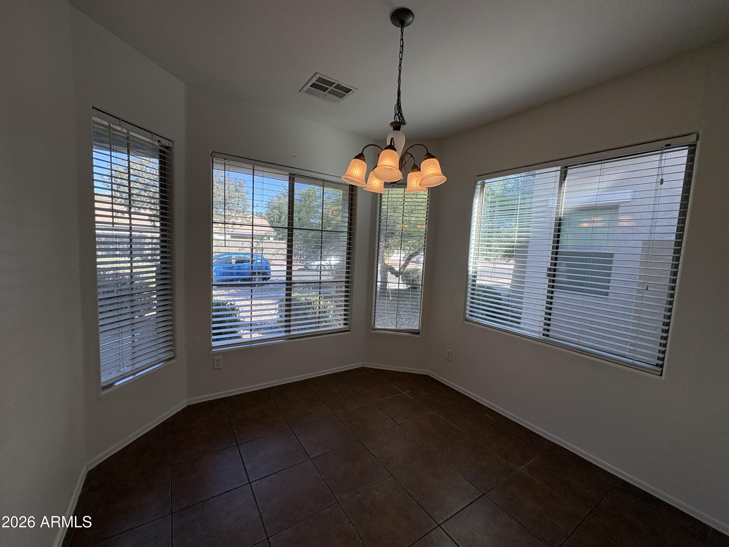 3886 South Marigold Way Gilbert, AZ 85297 - Photo 5 of 13 IMG_4063