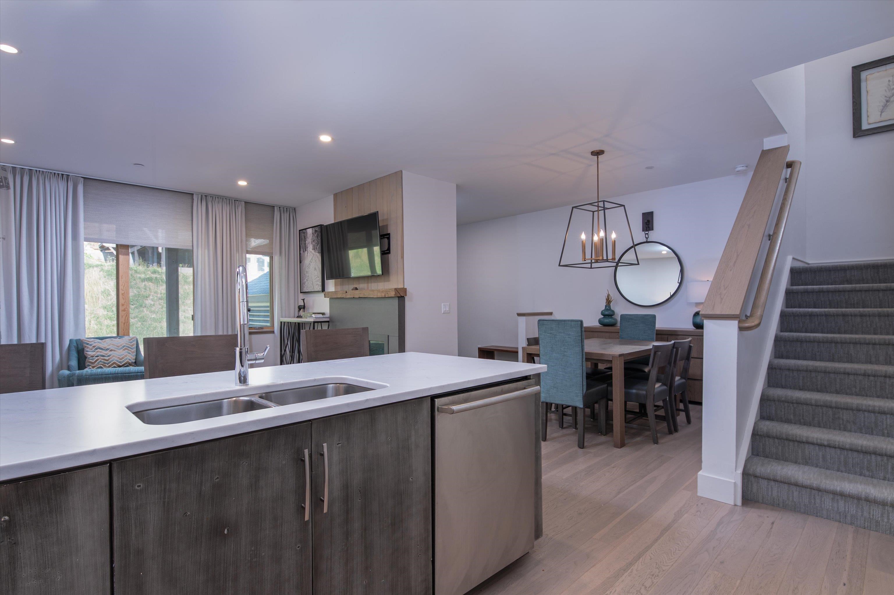 144 Lodge Road, Unit 6 Ludlow, VT 05149 - Photo 9 of 44