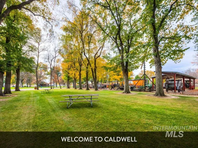 $435,000 | 1916 East Oak Street, Caldwell, ID 83605