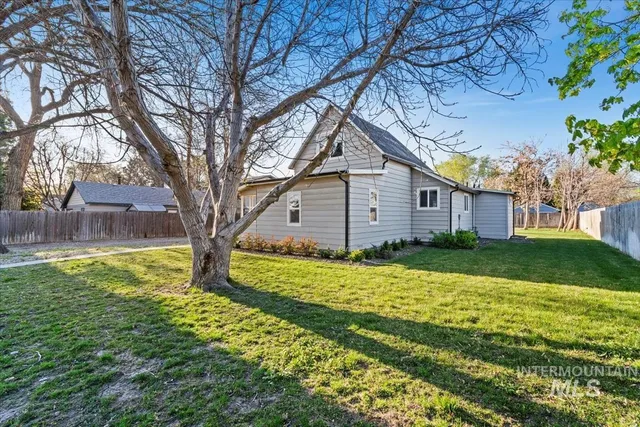 $435,000 | 1916 East Oak Street, Caldwell, ID 83605
