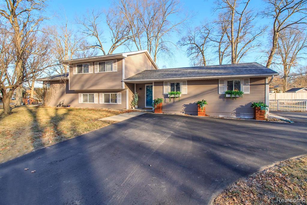 1700 Ladd Road Wolverine Lake, MI 48390 - Photo 25 of 29