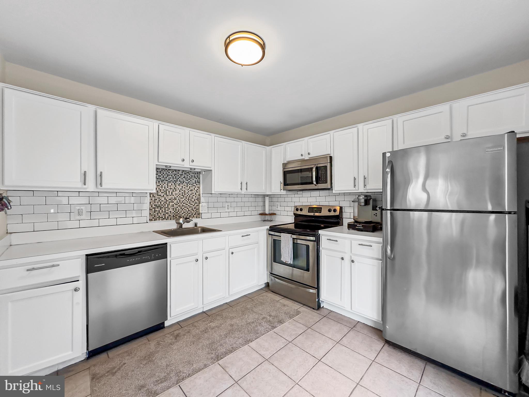 11180 Rienzi Place, Unit 204 Manassas, VA 20109 - Photo 6 of 19 Gallery Image 6