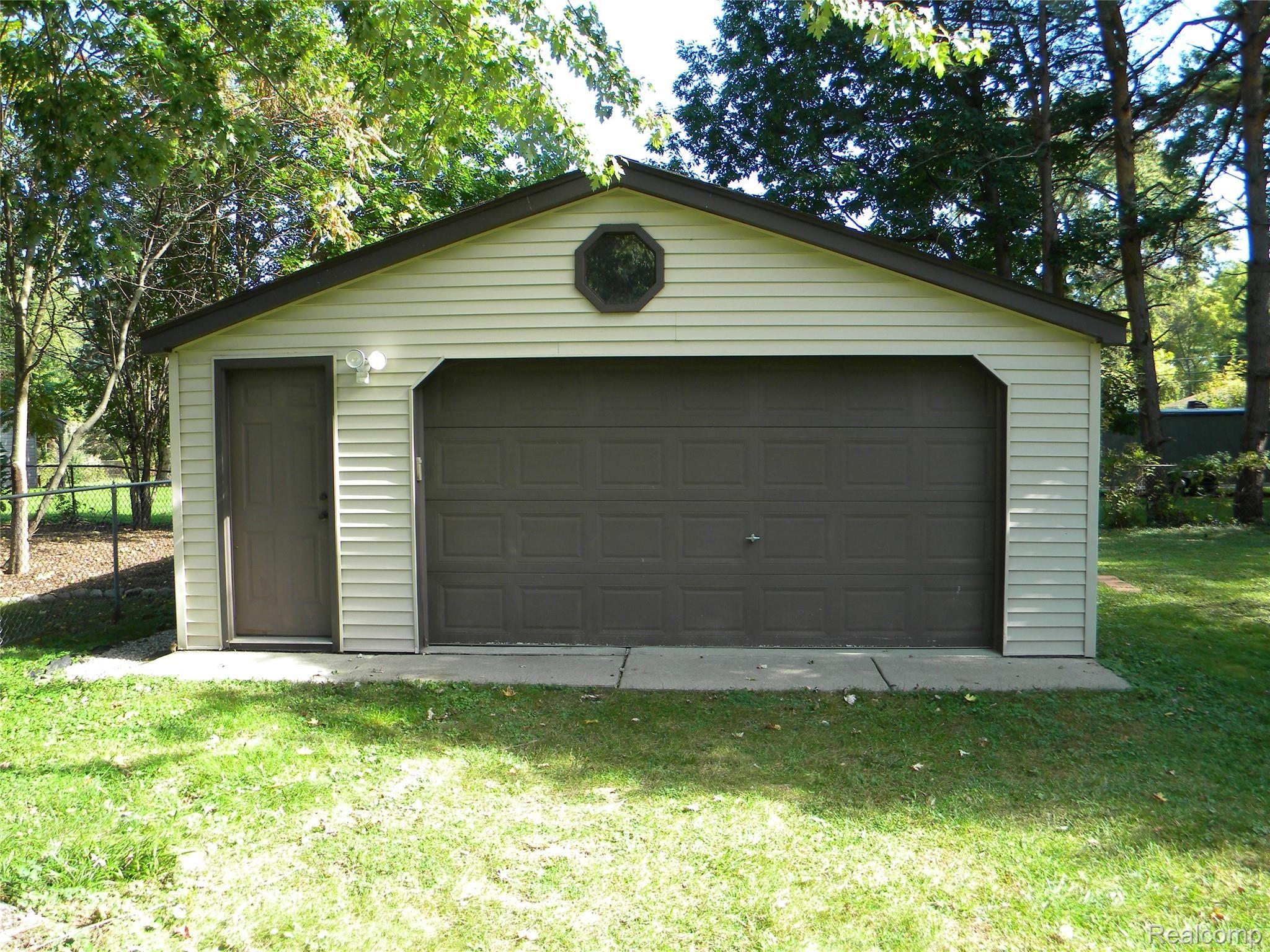 3715 Hazelton Avenue Rochester, MI 48307 - Photo 12 of 52 DSCN5041.JPG