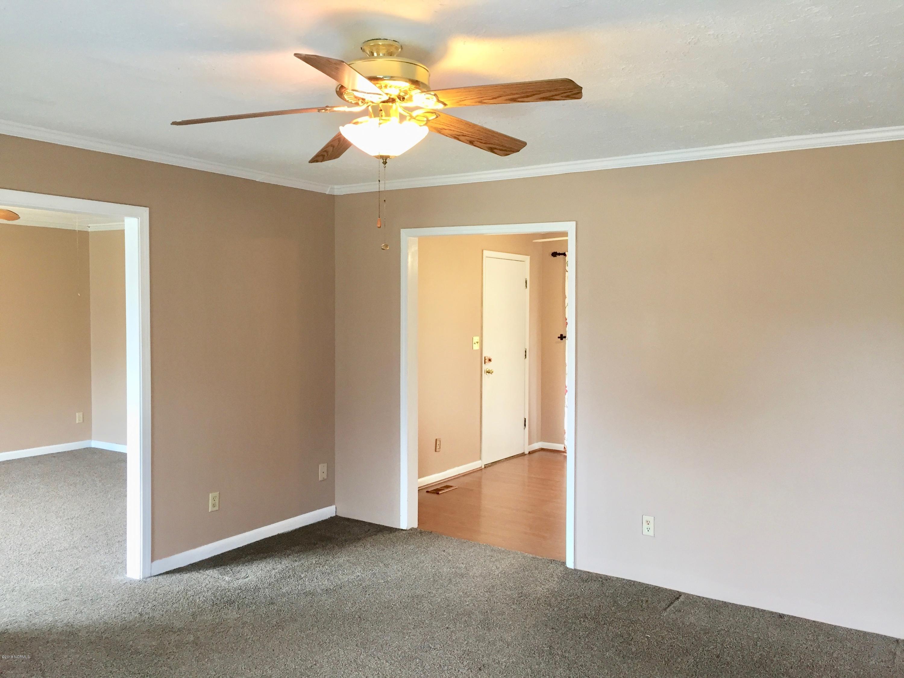 202 Pine Dale Road Havelock, NC 28532 - Photo 5 of 30 05. IMG_6005