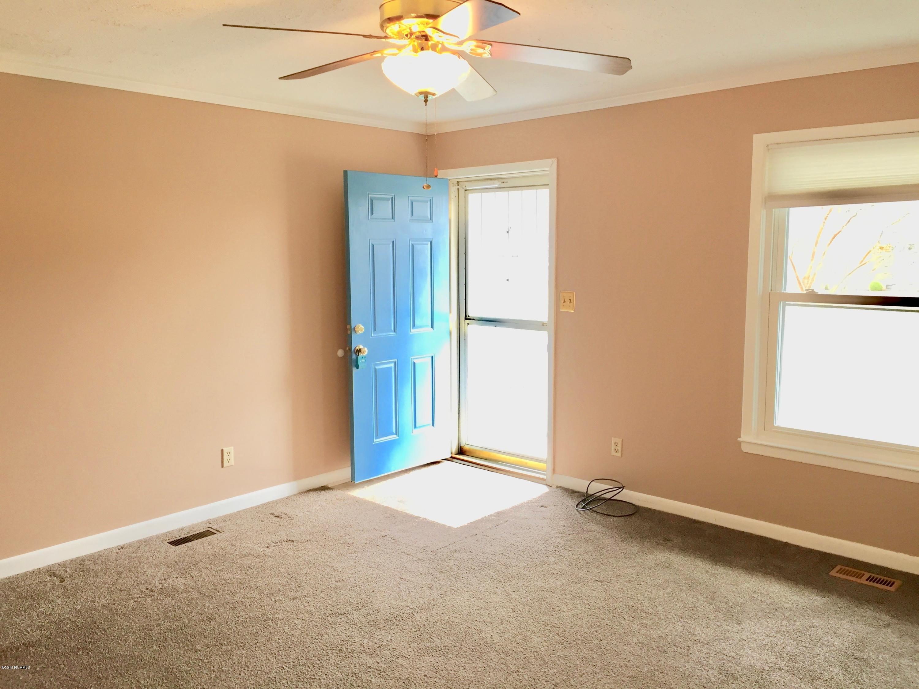 202 Pine Dale Road Havelock, NC 28532 - Photo 6 of 30 06. IMG_6006