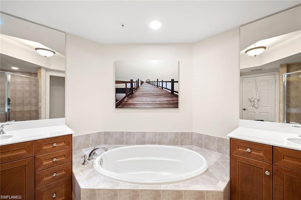 1065 Borghese Lane, Unit 203 Naples, FL 34114 - Photo 15 of 28