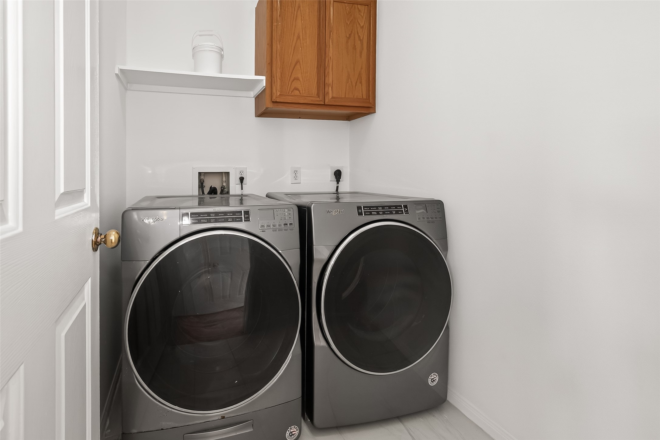 18807 Forest Deer Road Houston, TX 77084 - Photo 14 of 29 a utility room with dryer and washer