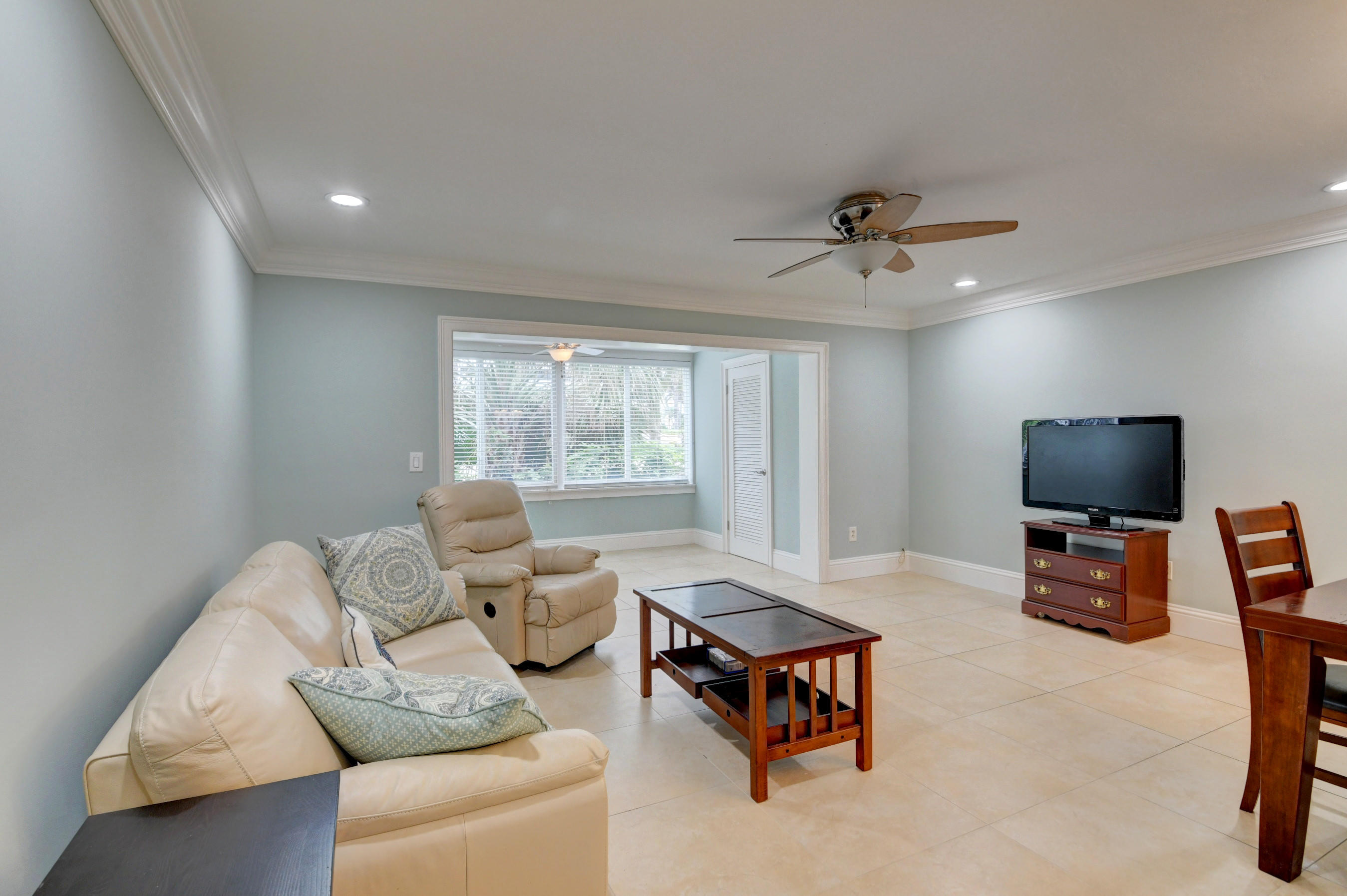 2561 South Ocean Boulevard, Unit 3 Boca Raton, FL 33432 - Photo 14 of 47 Living Room 2