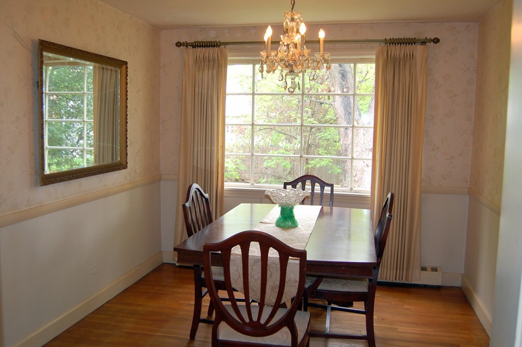 31 Macomber Avenue Springfield, MA 01119 - Photo 6 of 19