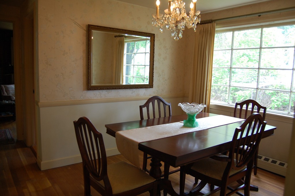 31 Macomber Avenue Springfield, MA 01119 - Photo 7 of 19