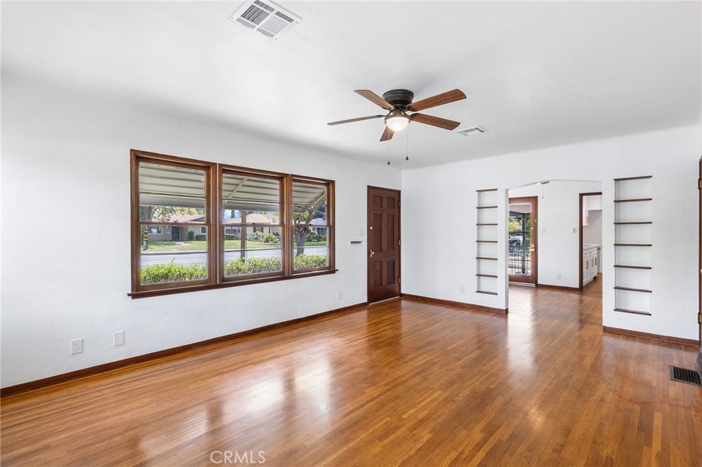 5615 Brockton Avenue Riverside, CA 92506 - Photo 7 of 40